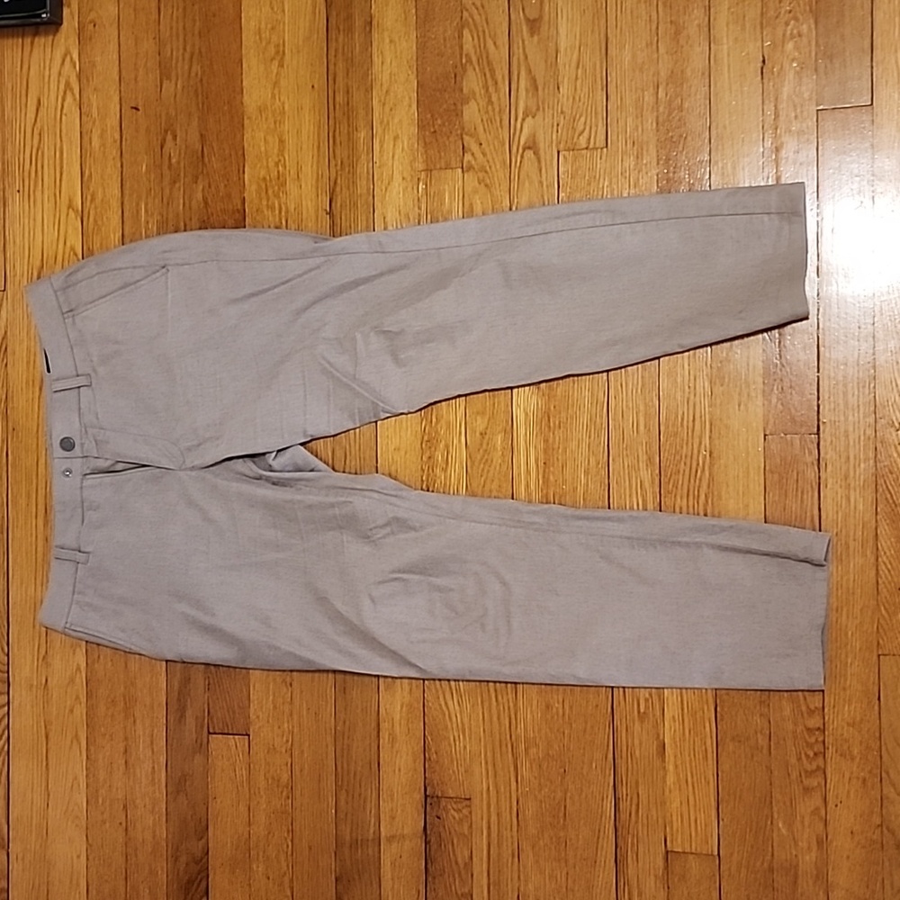 Like-new khaki Bonobos chinos in size 33x30, slim fit